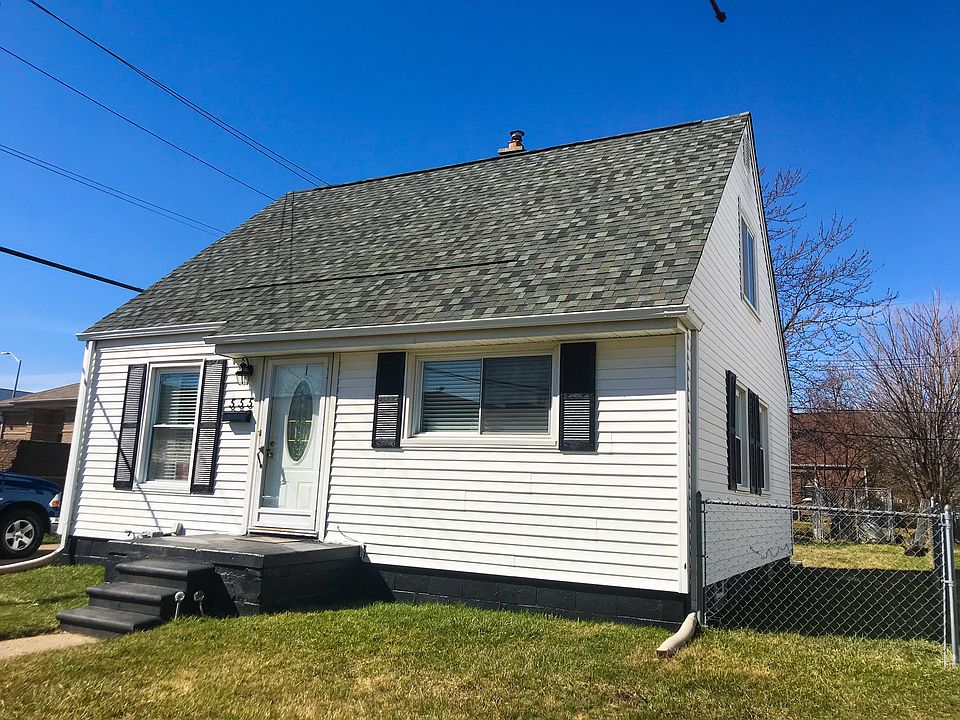 2nd image of 555 Markle Ave