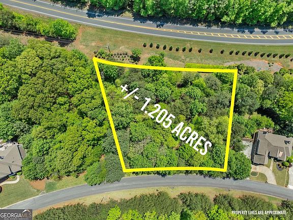2nd image of 3524 Lake Ridge Dr