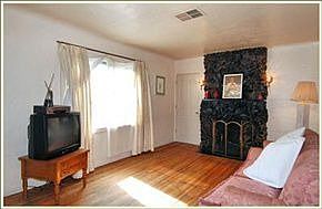 2nd image of 2917 Franciscan St NE