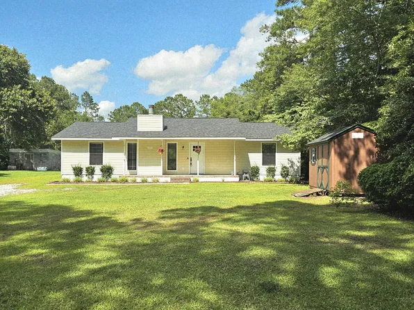 735 Highway 172, Hubert, NC 28539