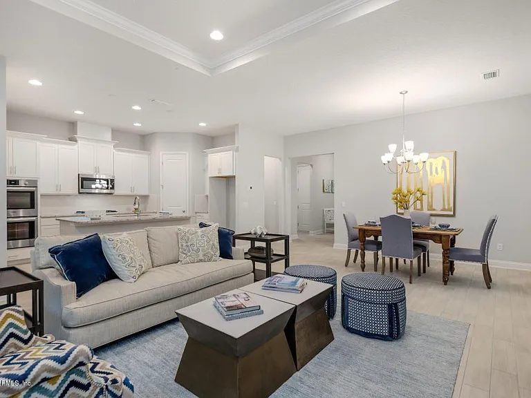 28 Stansbury Ln — Photo 11