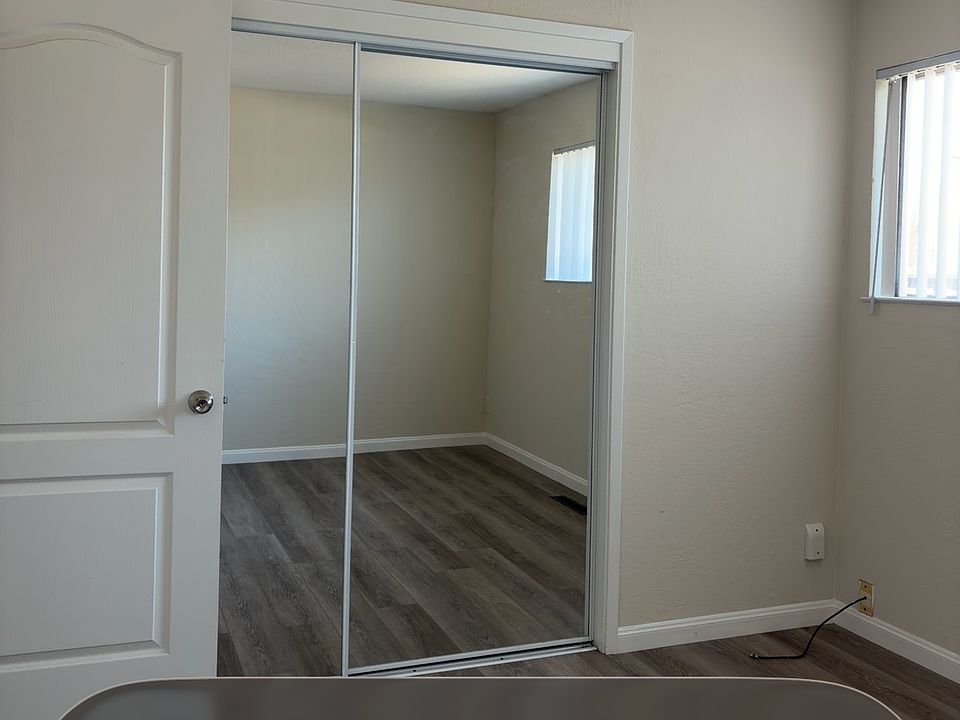 1st image of 1660 Blue Jay Dr #1