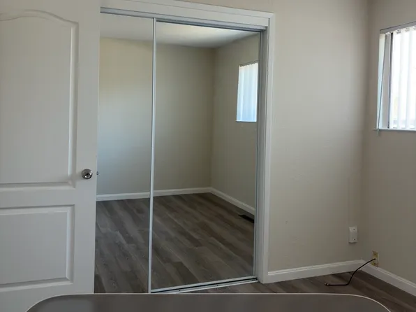 1660 Blue Jay Dr #1, Sunnyvale, CA 94087