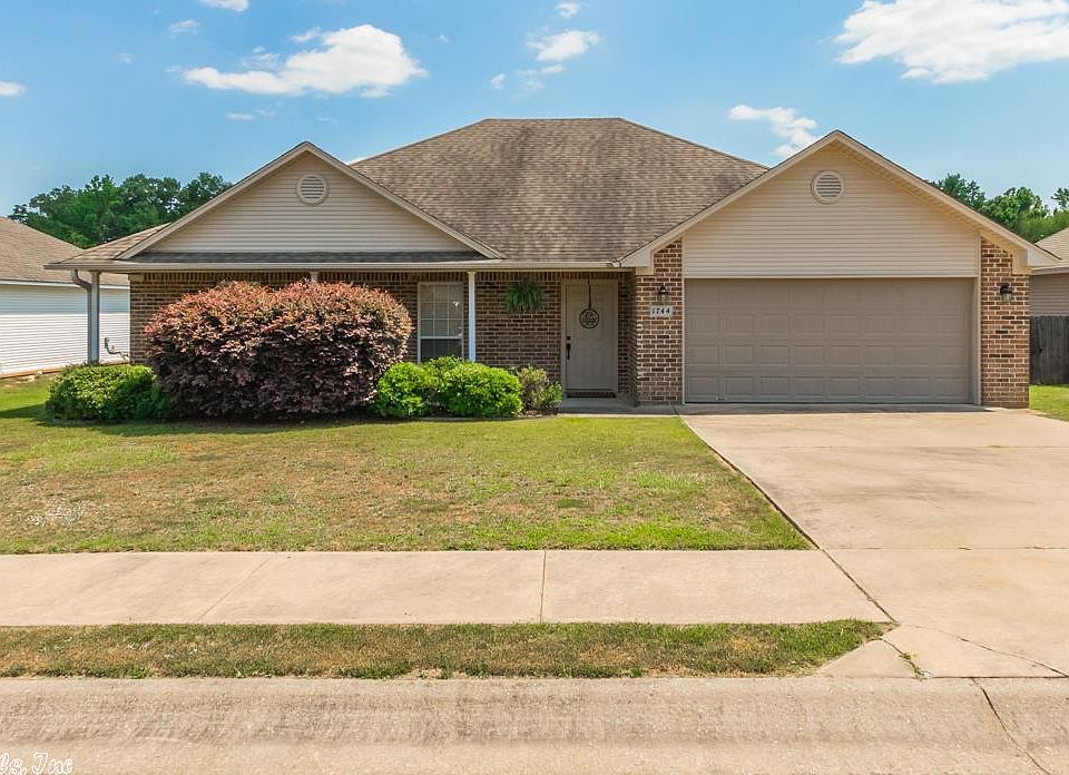 1st image of 1744 White Oak Ln
