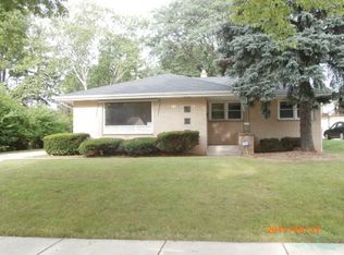 2937 S 72nd St, West Allis, WI 53219