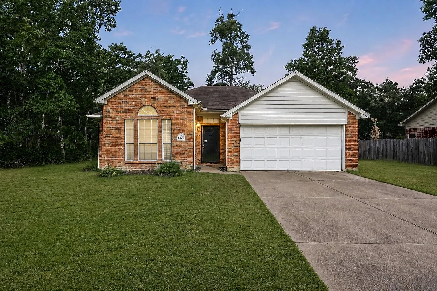 3 bed, 2.0 bath, 1528 sqft, $1,895 — Photo 1