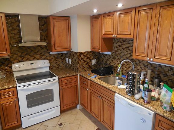 5th image of 250 Hammond Pond Pkwy APT 1212N