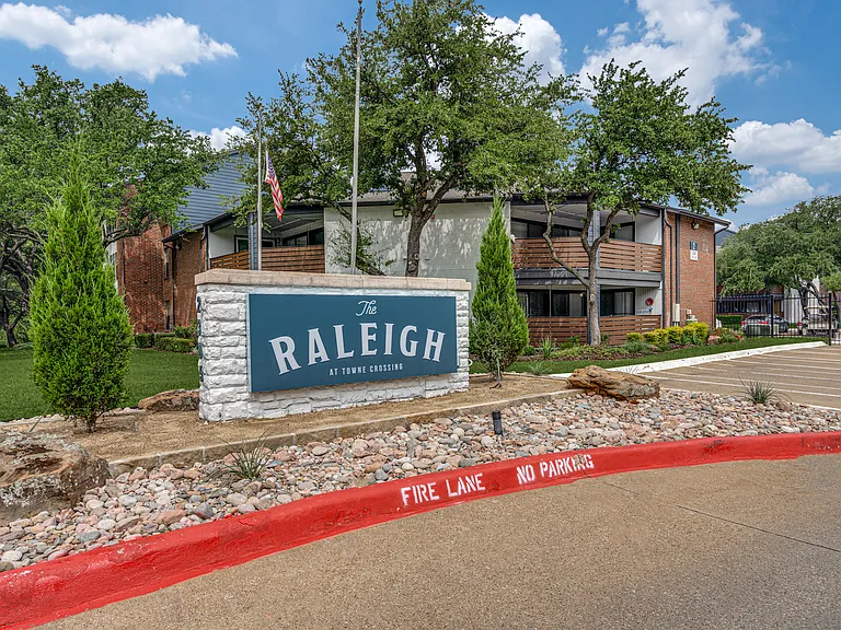 Raleigh At Towne Crossing — Photo 46