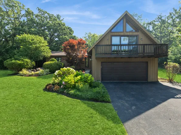 7316 Coventry Dr S, Spring Grove, IL 60081