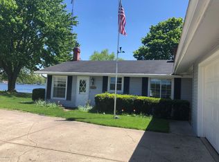 241 Lake Shore Dr, Coldwater, MI 49036