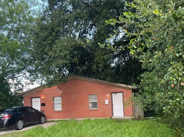 306 Lake Rd, La Marque, TX 77568