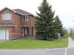 10 Woliston Cres, Ottawa, ON K2W 1G6