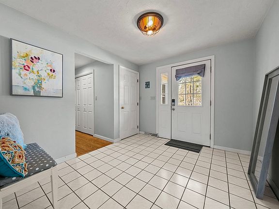 4th image of 11 Watson Dr