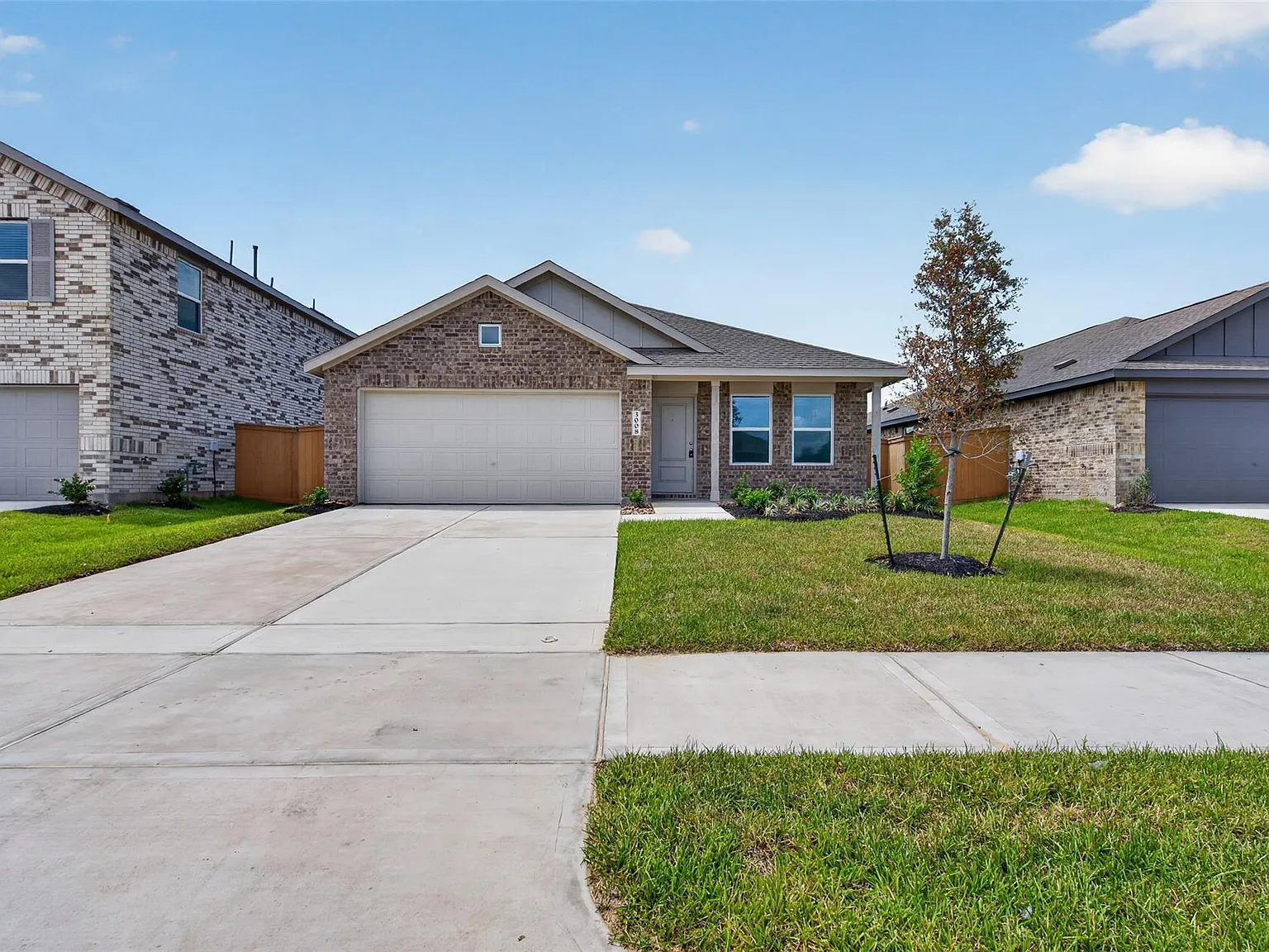 4 bed, 2.0 bath, 1924 sqft, $2,400 — Photo 1
