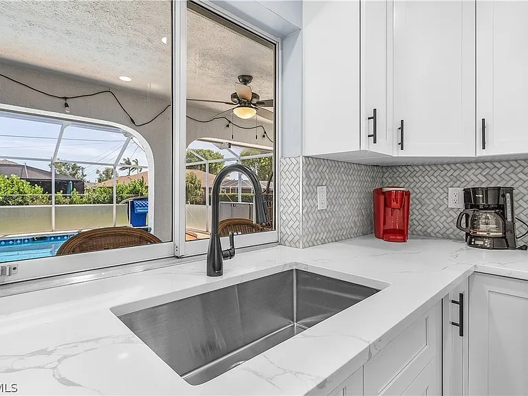 428 SW 37th St — Photo 9
