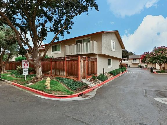 4th image of 1320 Charmwood Sq