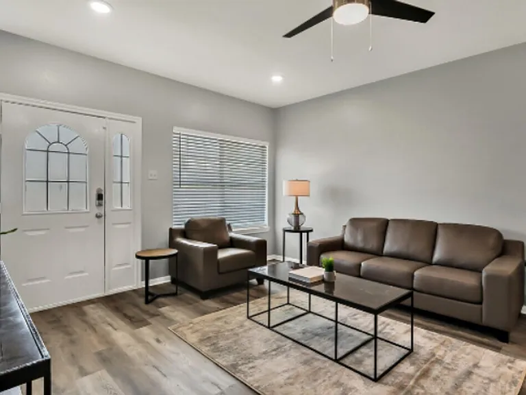 1506 James Ave #A — Photo 10