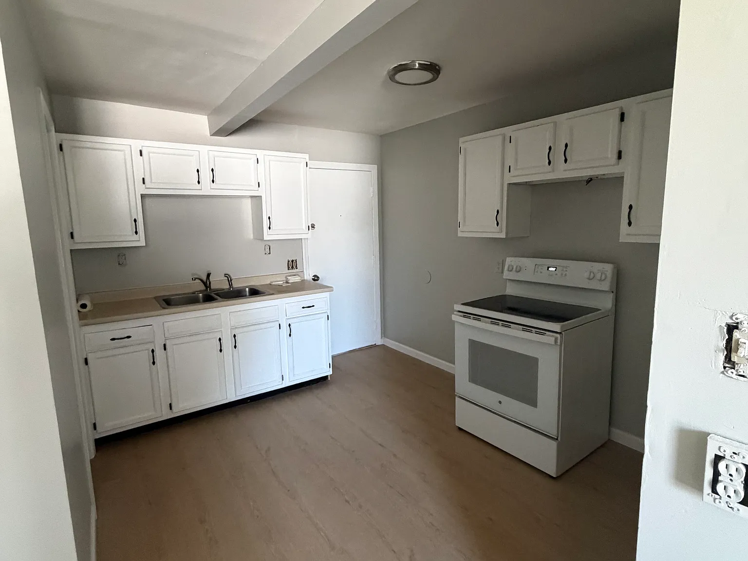 1 bed, 600 sqft, $1,750 — Photo 3