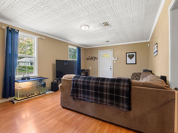3rd image of 905 John Paul Jones Ave