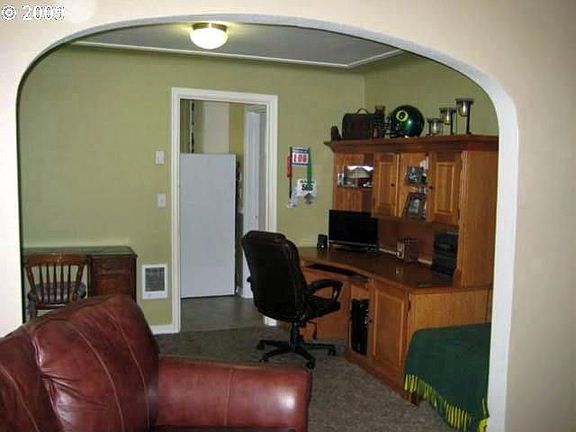 1977 Grant St., Eugene, OR 97405