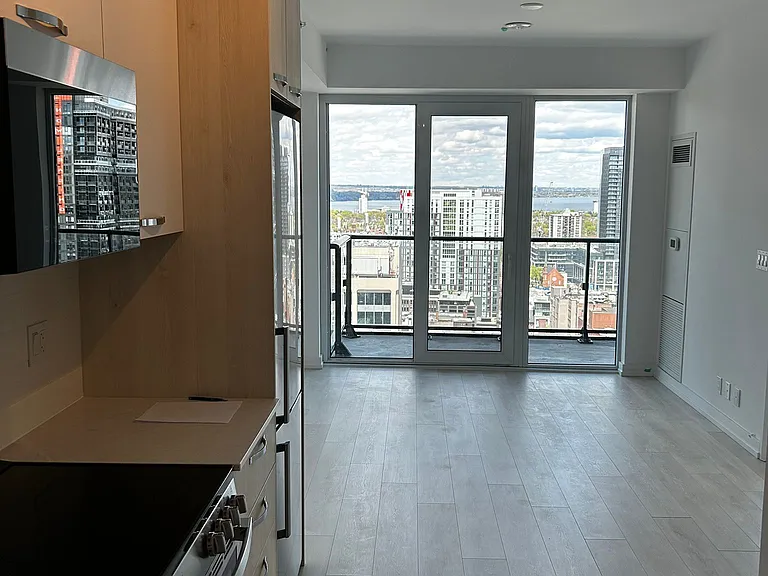 75 James St S #2204 — Photo 3