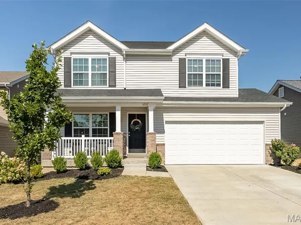 1237 Eskridge Ln, Saint Louis, MO 63133