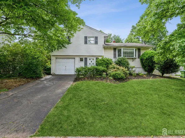 28 Price Dr, Edison, NJ 08817