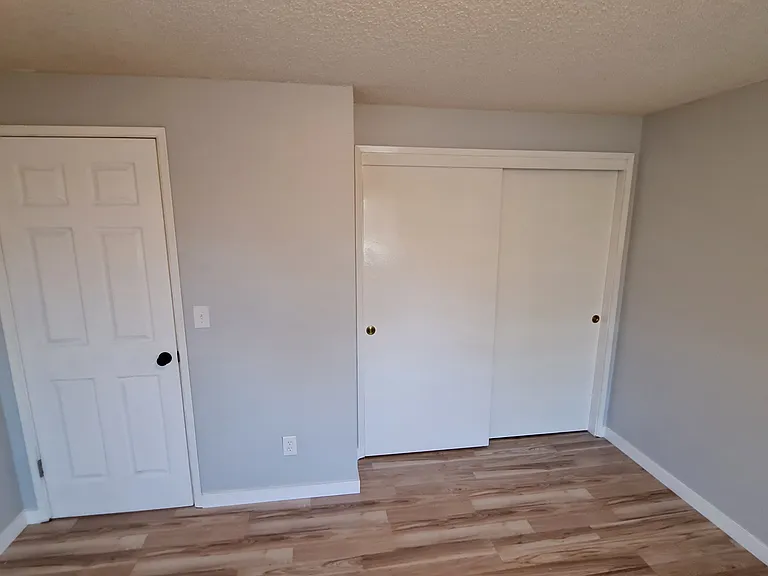 1316 S Woodlawn St — Photo 37