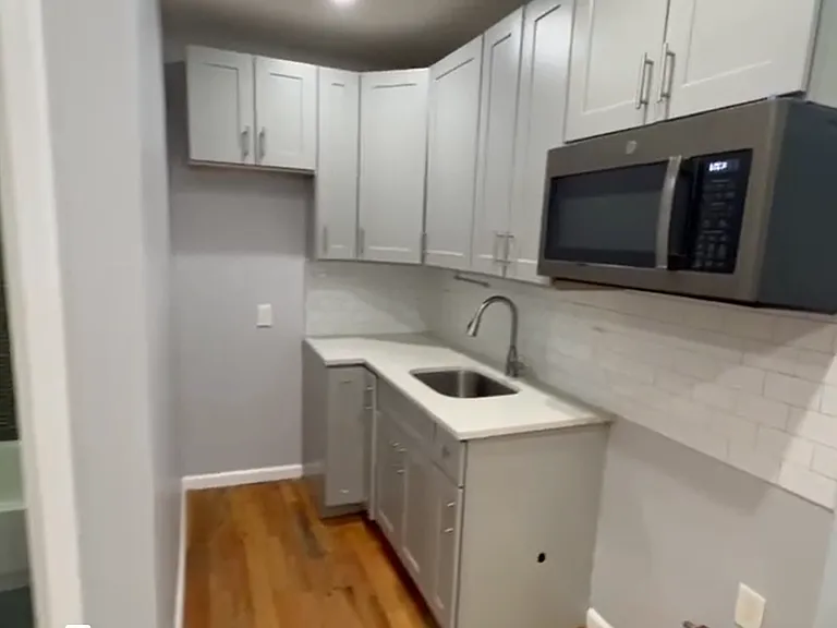 648 Coster St #2F — Photo 4