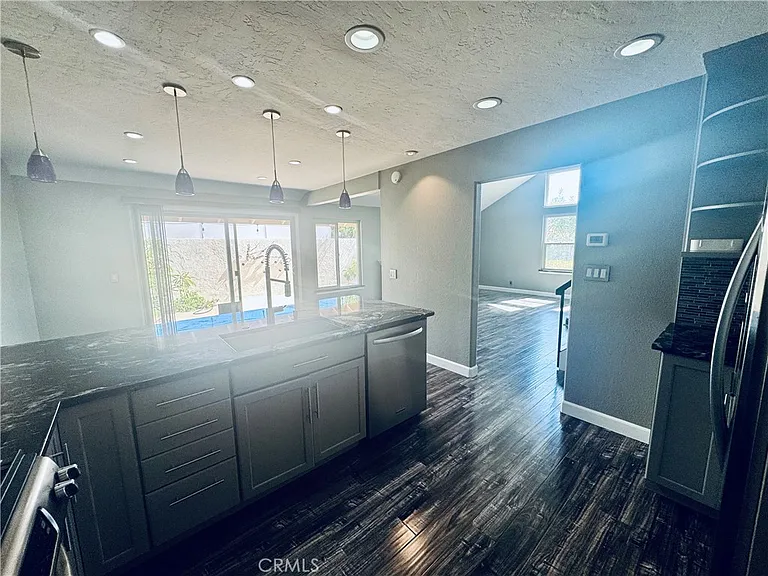 7895 Shell Cir — Photo 6