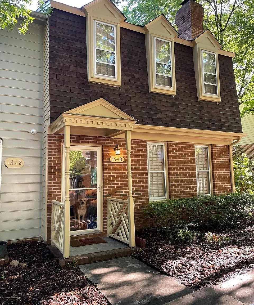 2 bed, 1321 sqft, $2,200 — Photo 2