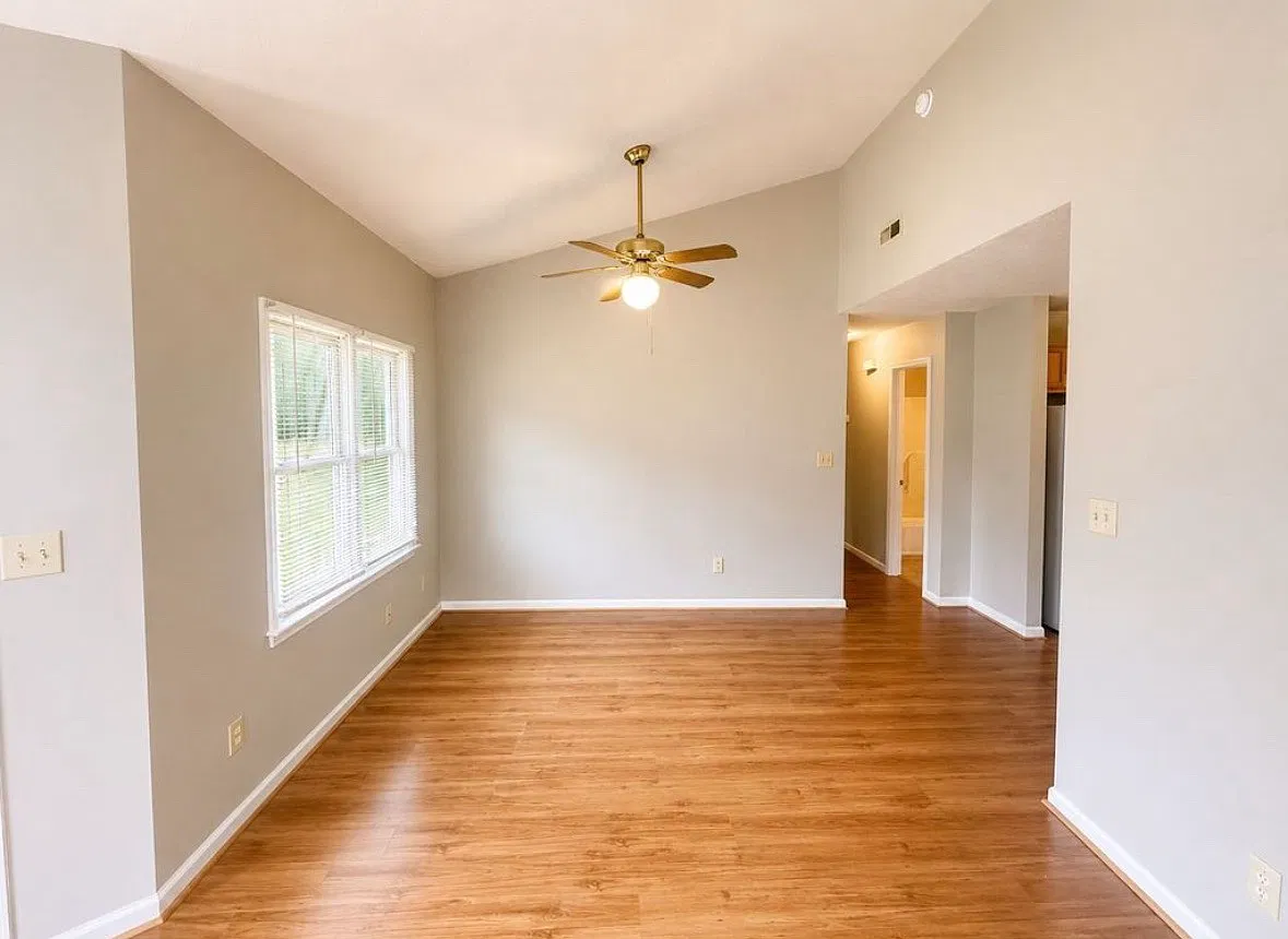 3 bed, 1104 sqft, $1,500 — Photo 4
