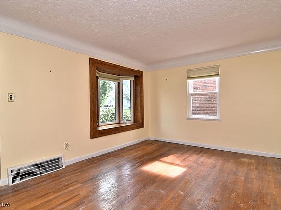 3rd image of 4615 Grantwood Dr