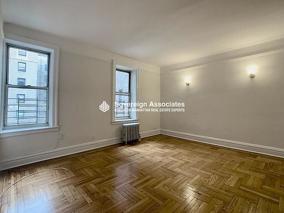 3rd image of 106 Pinehurst Ave APT B33