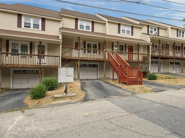43 High St, Northbridge, MA 01534