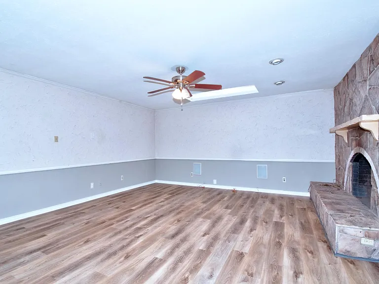 3201 Christie Cir — Photo 27