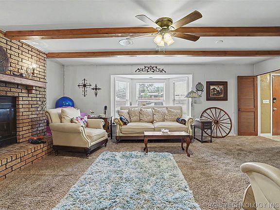 5th image of 1212 E Teresa Ave