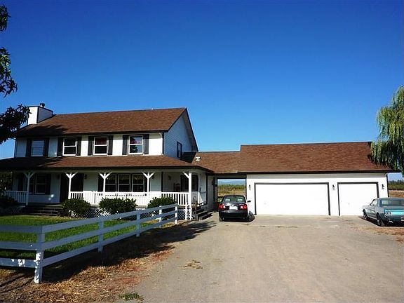 3rd image of 667 Almond Ave