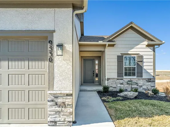 9530 Shady Bend Rd, Lenexa, KS 66227