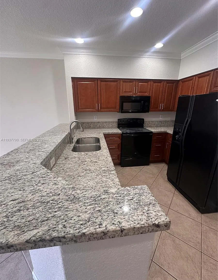 3 bed, 1450 sqft, $3,100 — Photo 4
