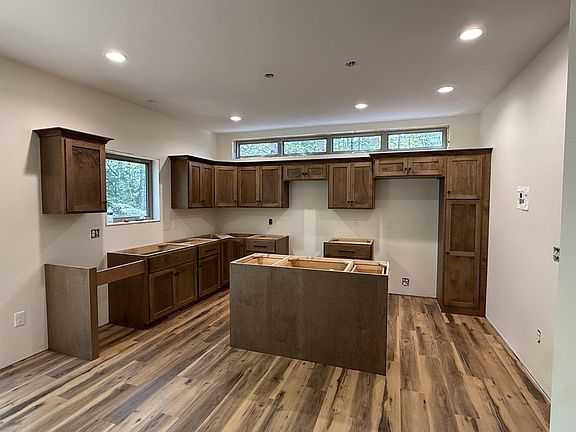 4th image of 223049 LAUREL ROAD