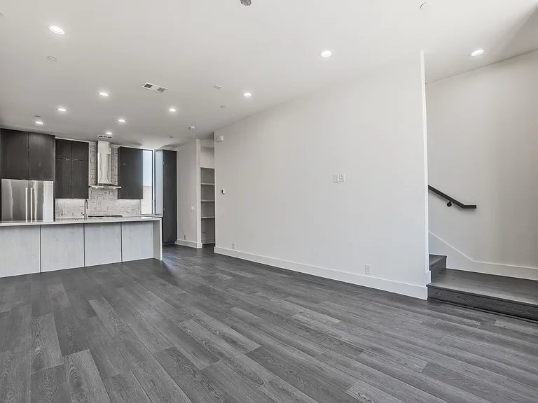4322 Roseland Ave #9 — Photo 12