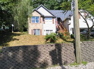 3740 Dorothy Ln, Waterford, MI 48329