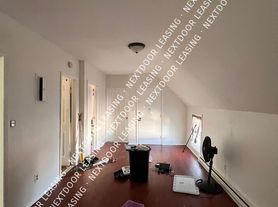 65 W 24th St