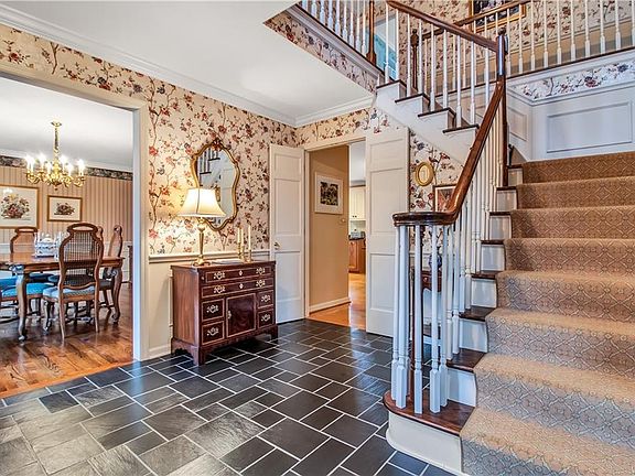 3rd image of 36 Cherry Tree Ln