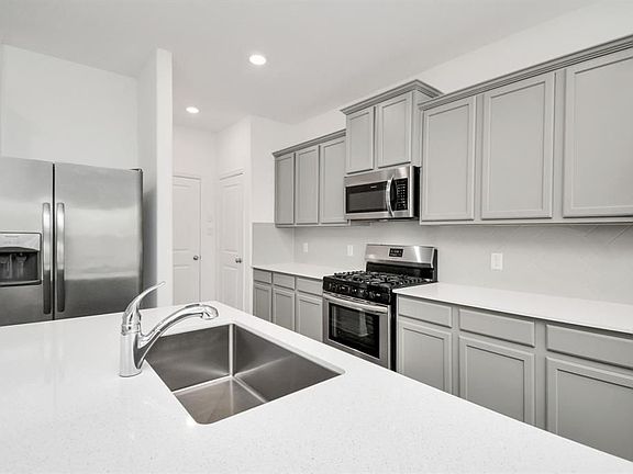 5th image of 15842 Mountlong Dr