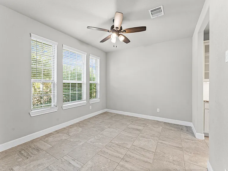 1015 Pink Lily Ln — Photo 3