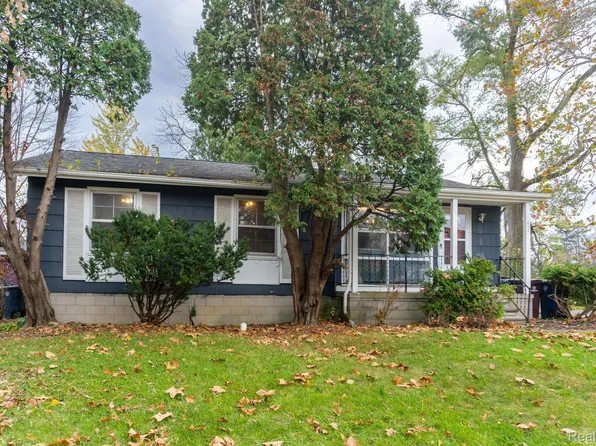 604 Carbeck Dr, Ann Arbor, MI 48103