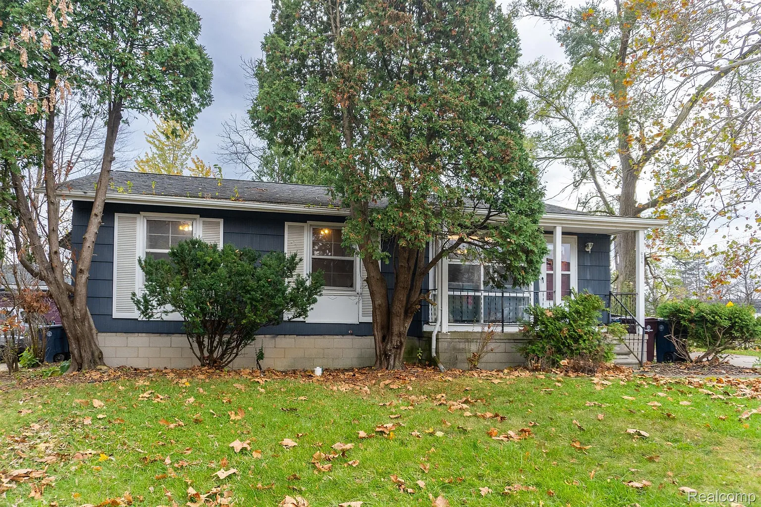 604 Carbeck Dr photo 1