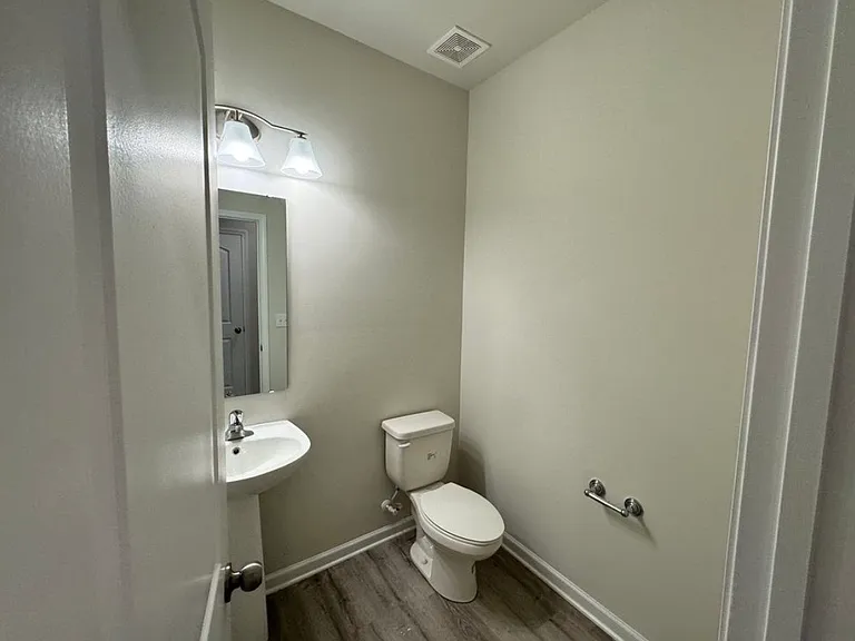 1011 Maylen Trce — Photo 9